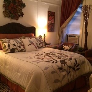 MAX STUDIO QUEEN SIZE COMFORTER W 2 PILLOW SHAMS & THROW PILLOW • BIRD/FLORAL